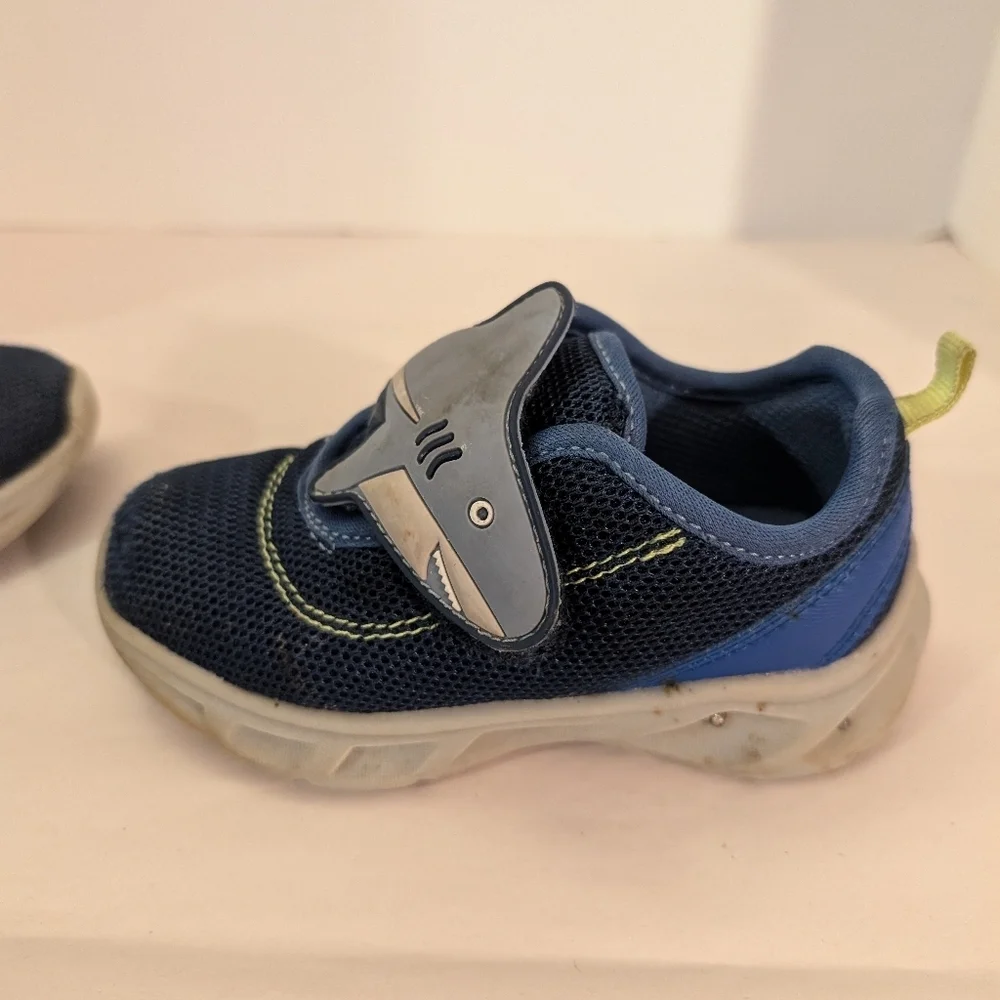 Carter's Toddler Boy Light Up Velcro Strap Shark-Themed Sneakers in Size 7